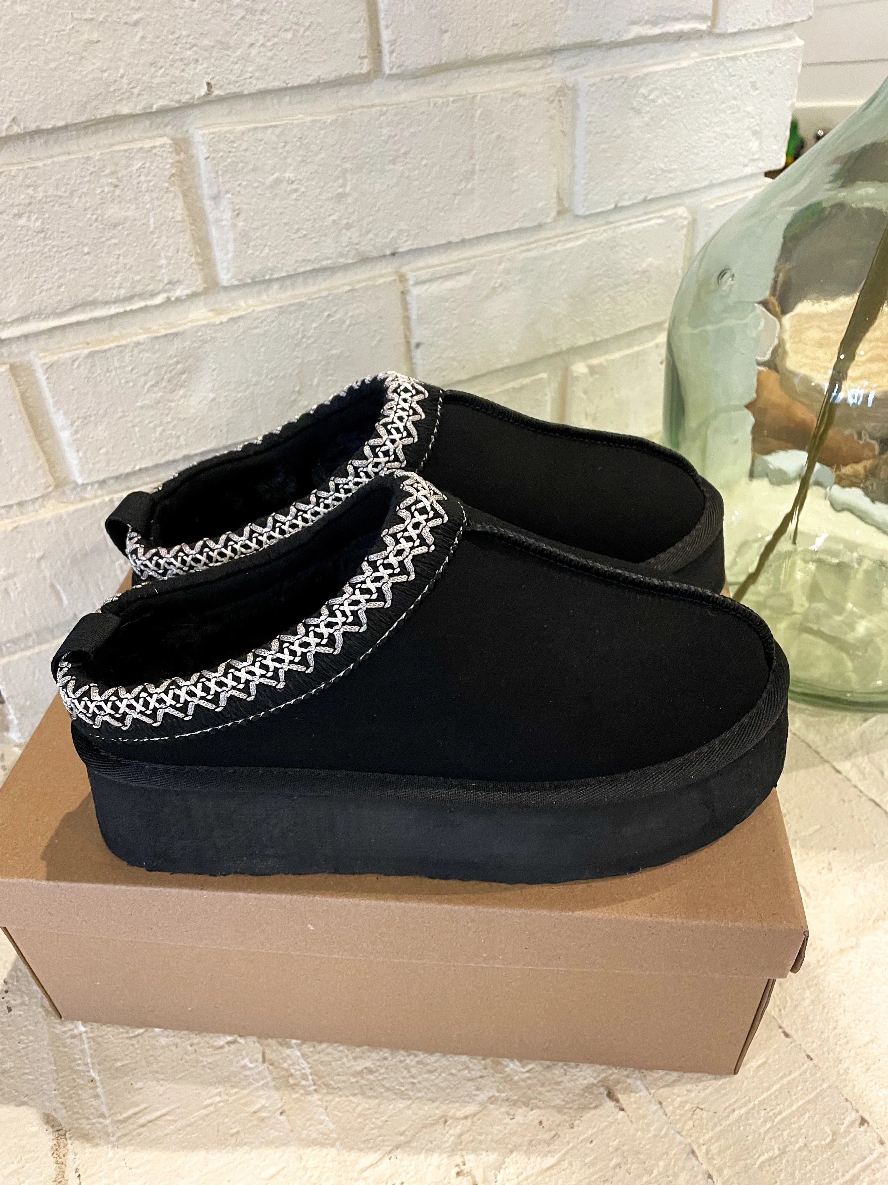 Black Tessa Slippers