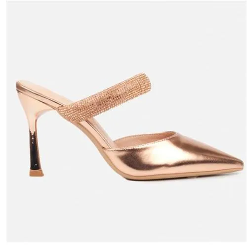 Devine 1 - Miss Black Heel