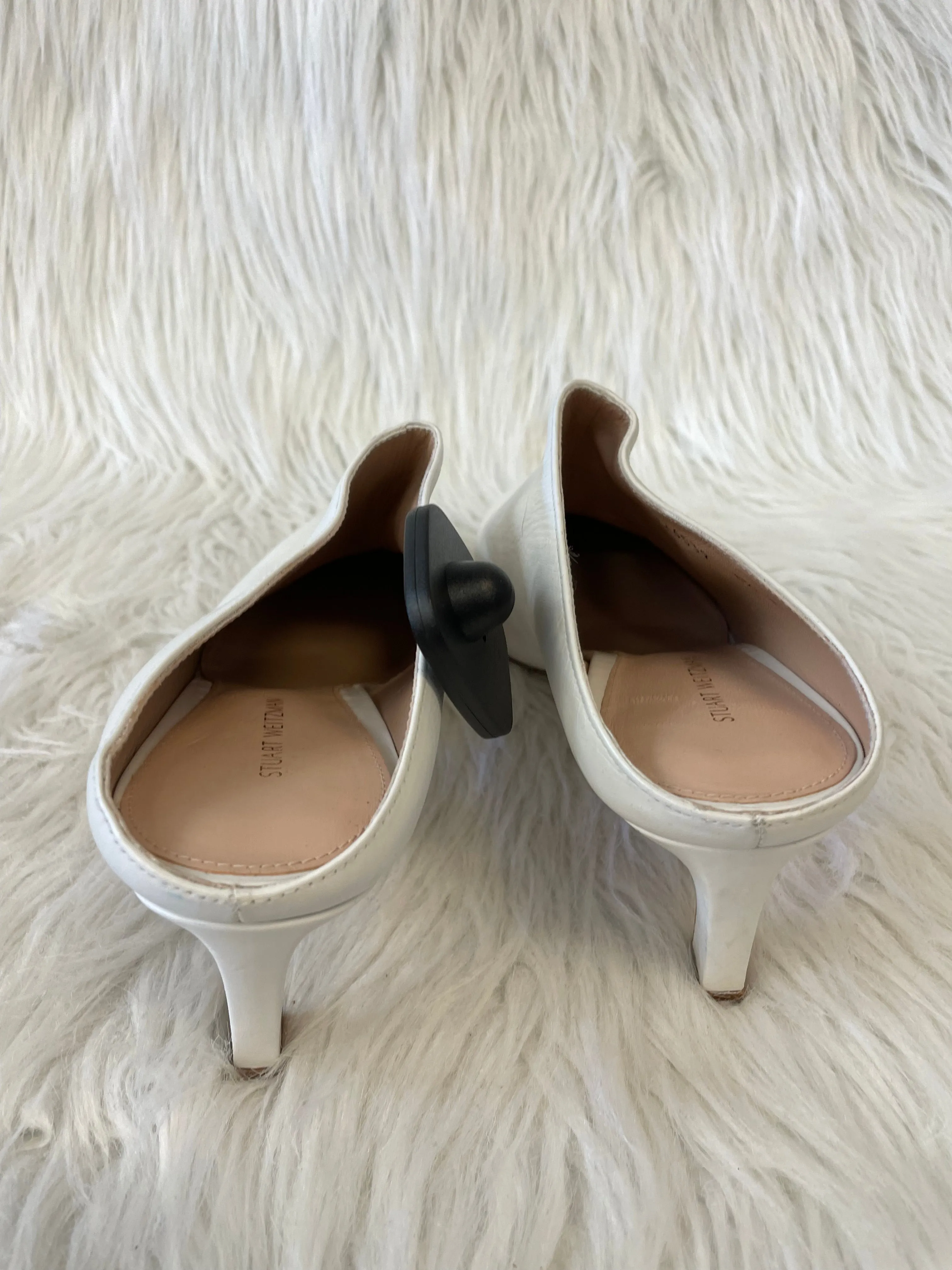Shoes Designer By Stuart Weitzman In White, Size: 8.5