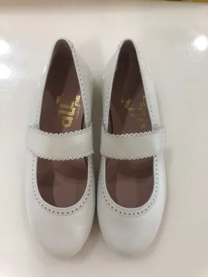 White scallop mary jane shoe