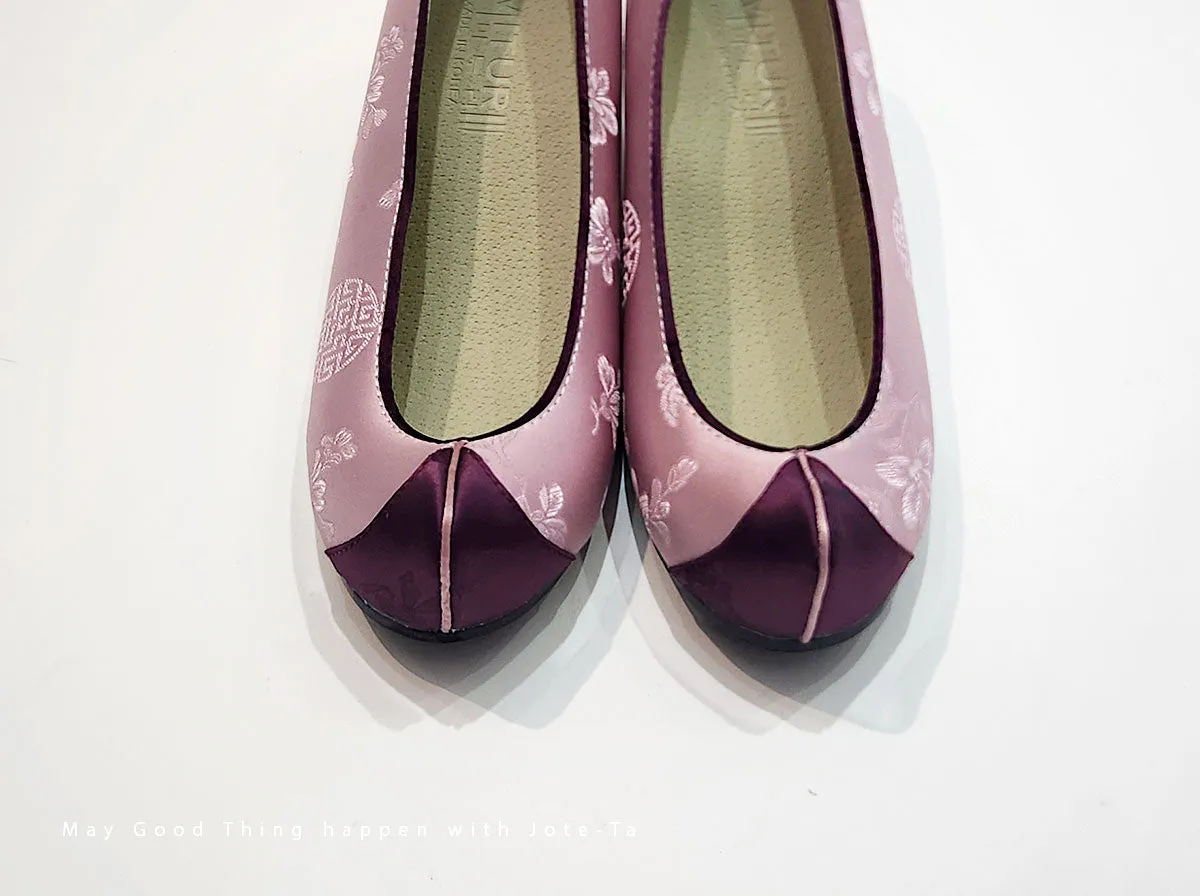 Women Hanbok Shoes in Ash Pink Kkotshin