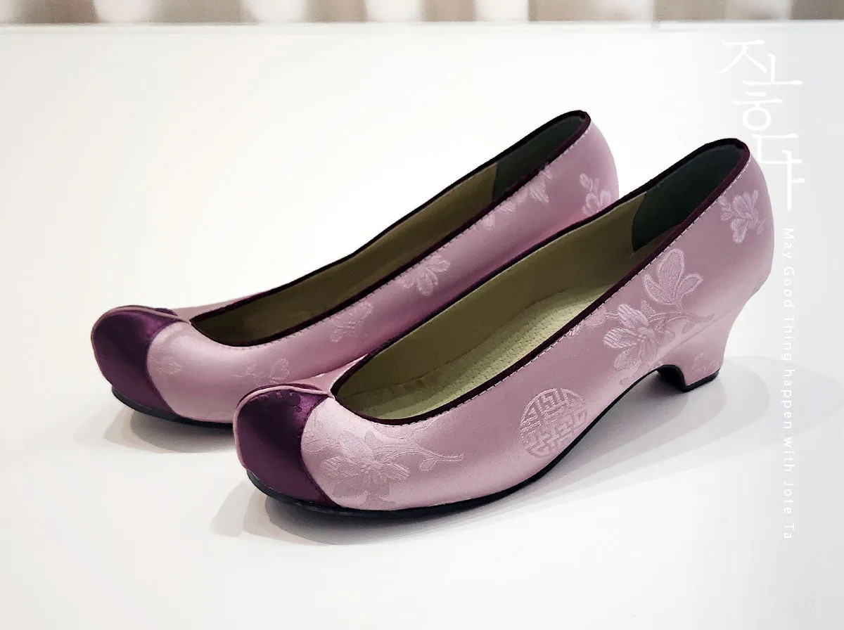 Women Hanbok Shoes in Ash Pink Kkotshin