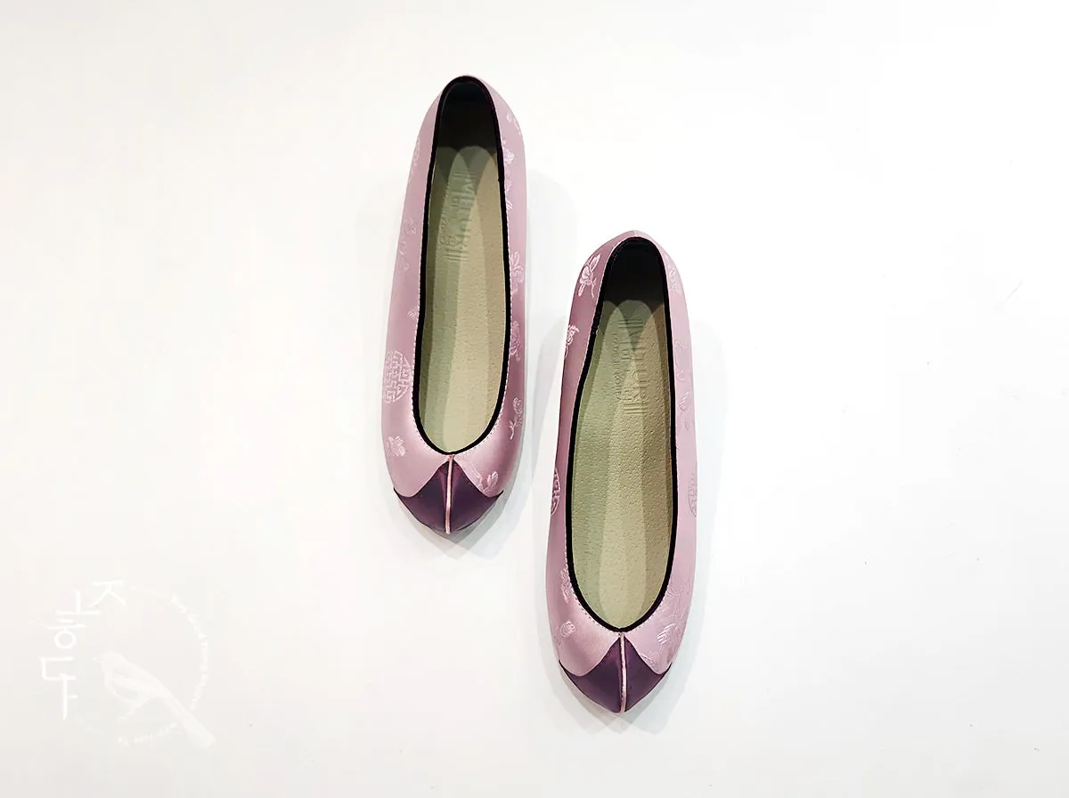 Women Hanbok Shoes in Ash Pink Kkotshin